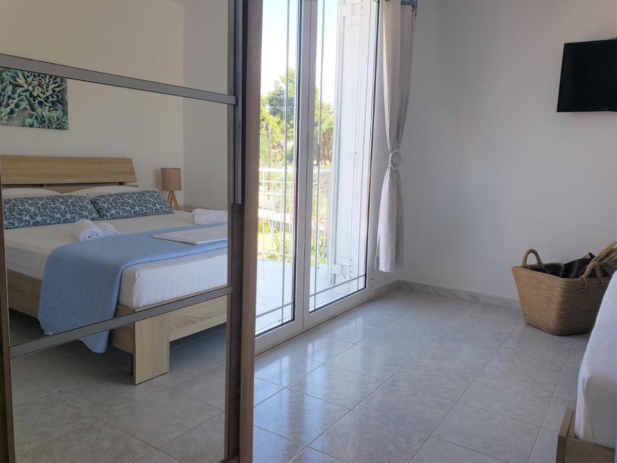 Malibu Studios & Apartments Ласі Екстер'єр фото