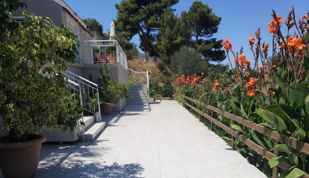 Malibu Studios & Apartments Ласі Екстер'єр фото