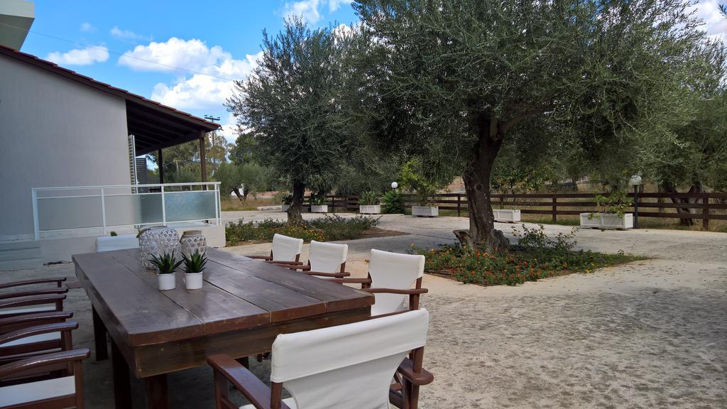 Malibu Studios & Apartments Ласі Екстер'єр фото